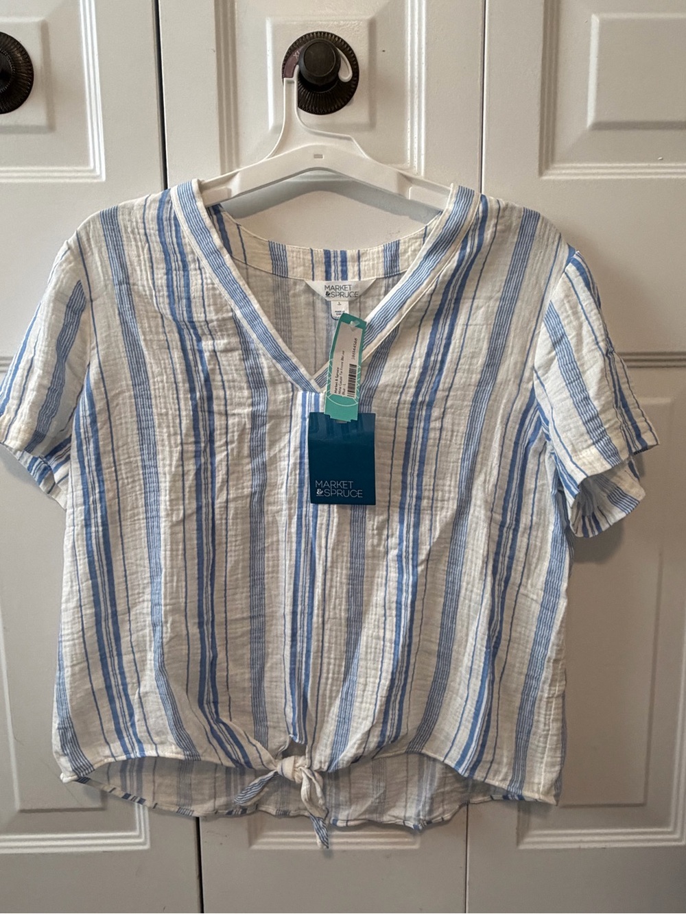 Market & Spruce White and Light Blue Striped Tie-Front V-Neck Crop Top